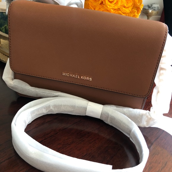 MICHAEL Michael Kors Daniela Crossbody - Picture 7 of 14